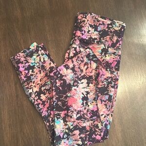Women’s 8 Lululemon running training legging multi color flower